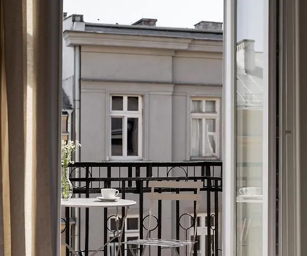 Lwowska - Stayinwarsaw * Varsó